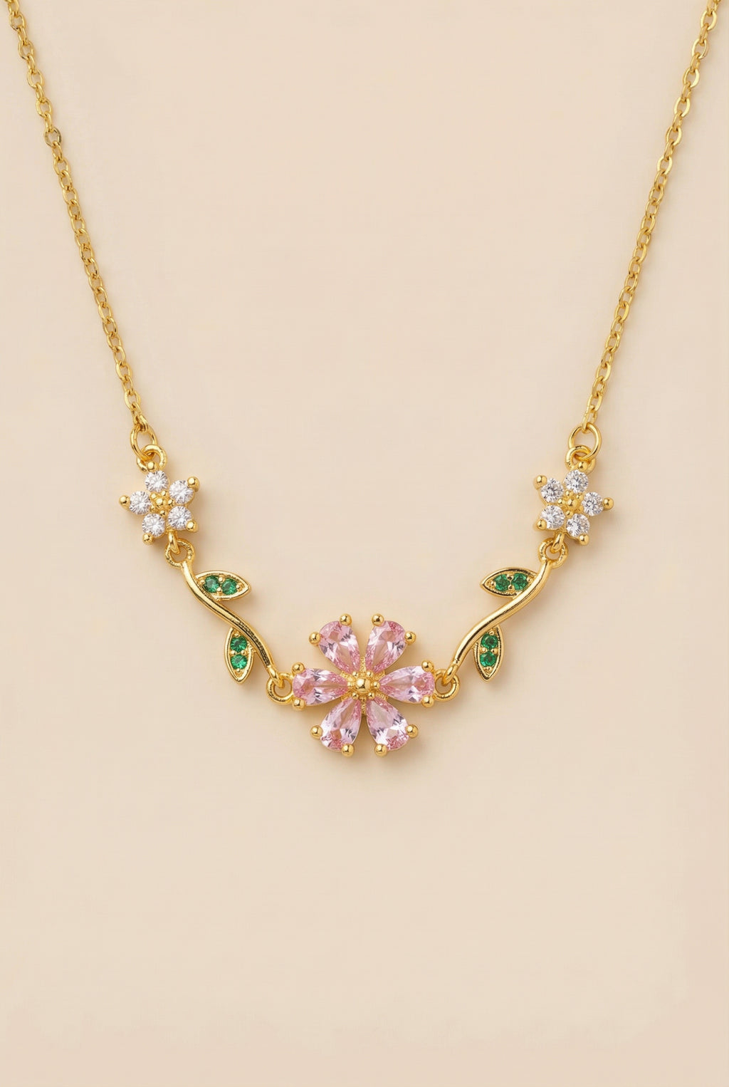 قلادة ساحرة على شكل زهرة