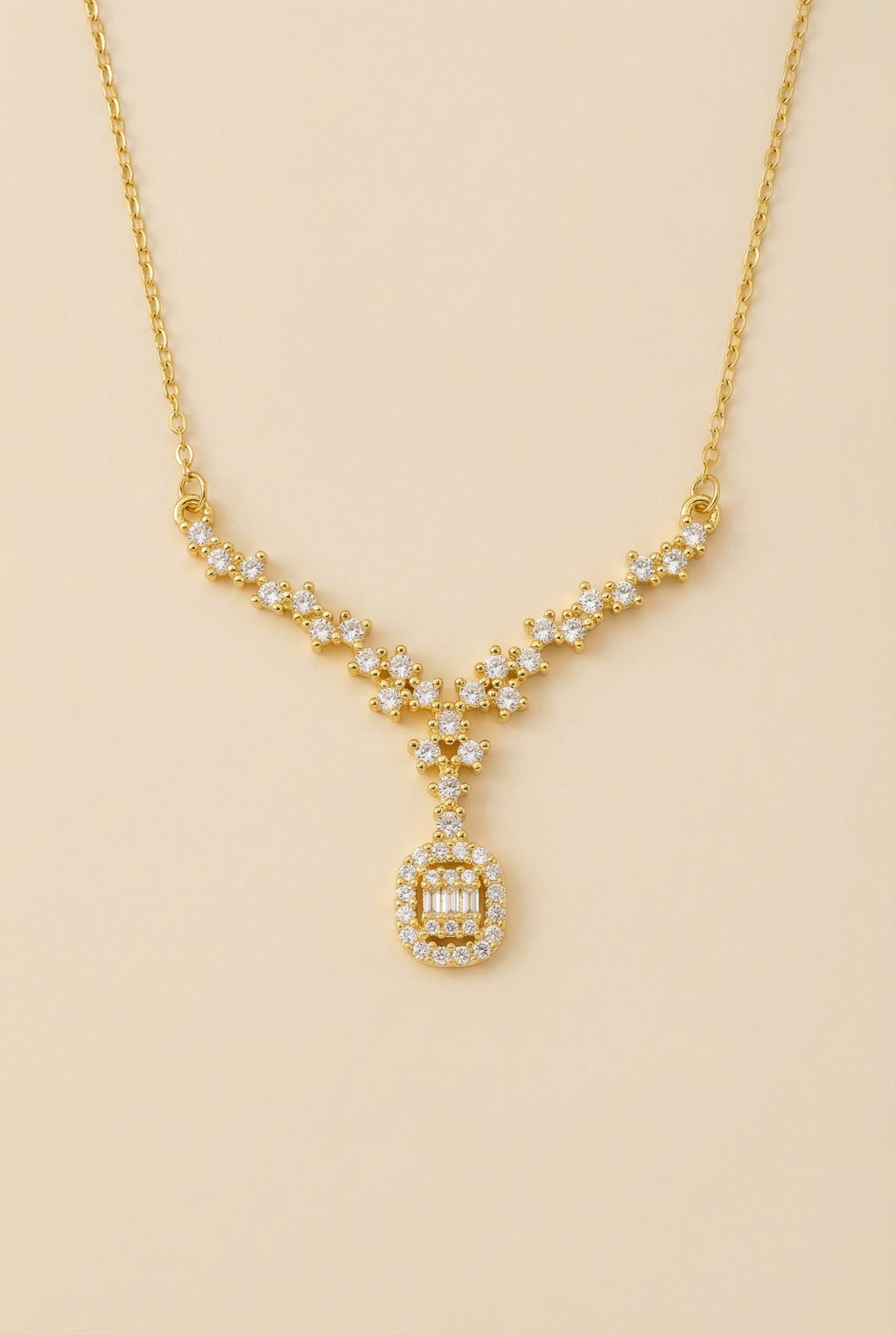 قلادة لومينا المتدلية