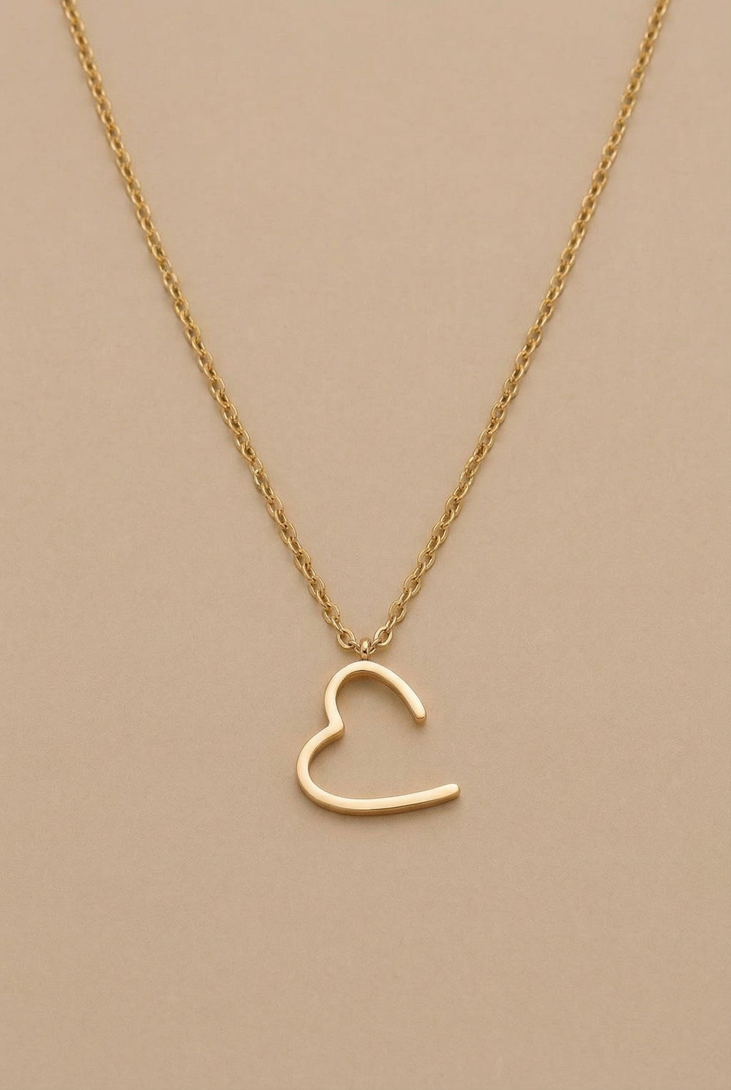 AMORA HEART NECKLACE