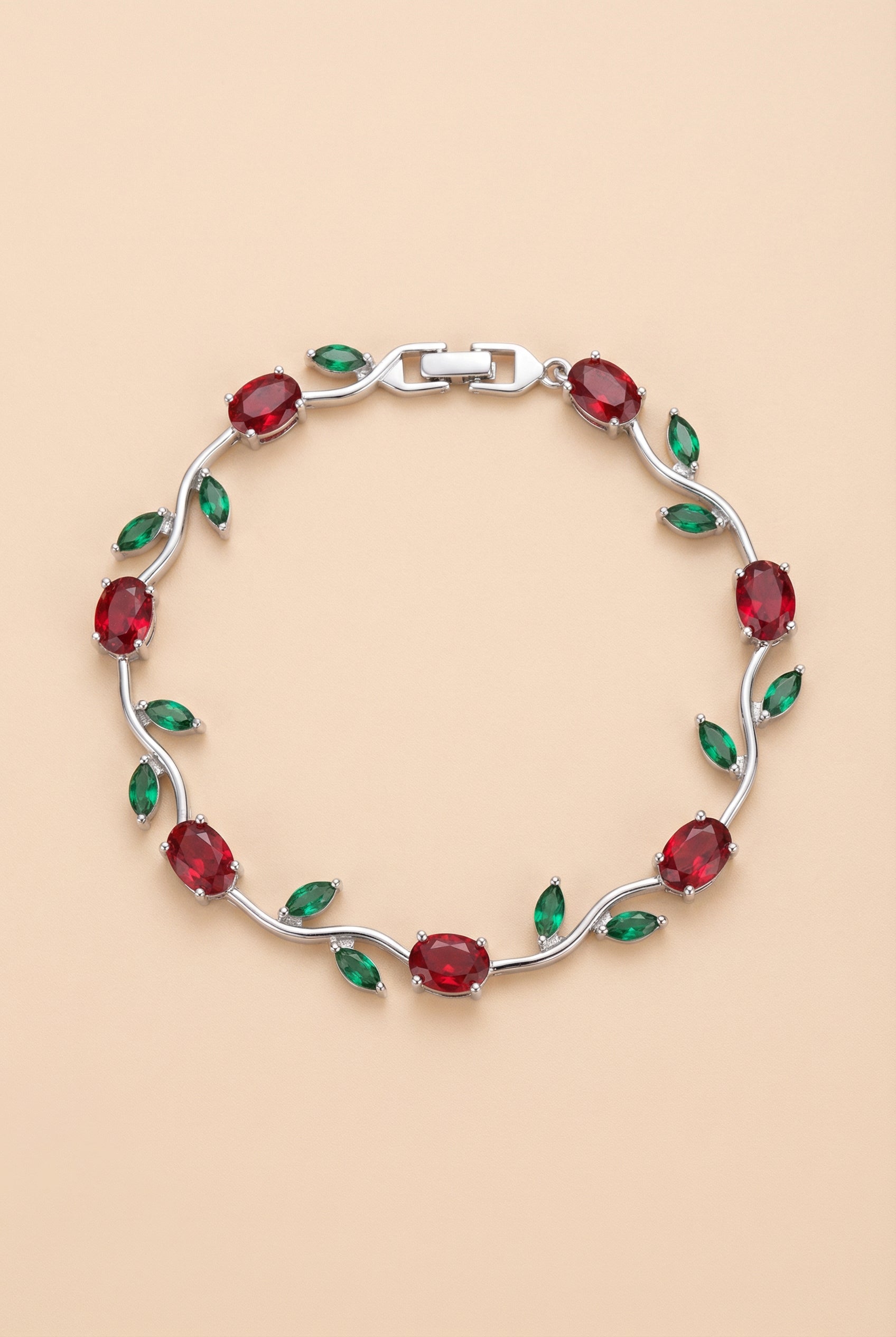 سوار فضي بنقشة زهرة الكرمة